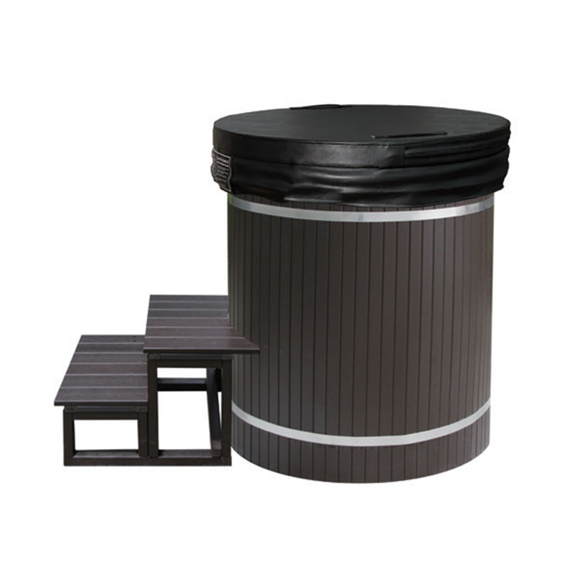 Egurrezko bainuontzi hotza